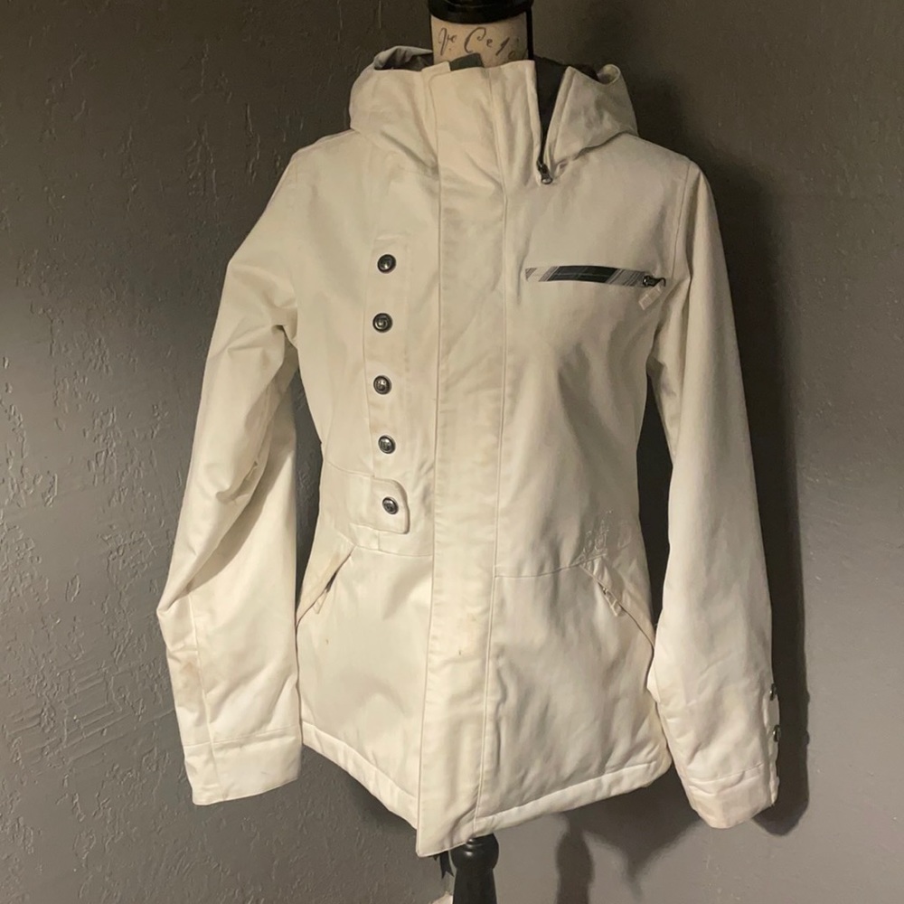 Women’s Burton Jacket, size medium. Great for Ski and Snowboard